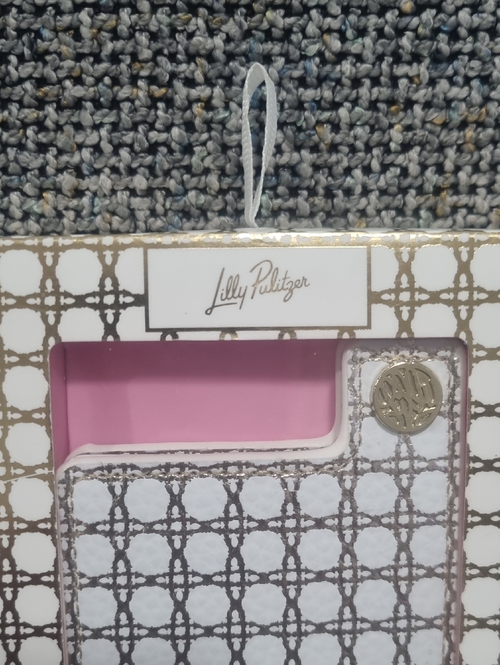 LILLY PULITZER Expandable Phone Pocket in Gold Metallic Caning Pattern - Picture 4 of 8